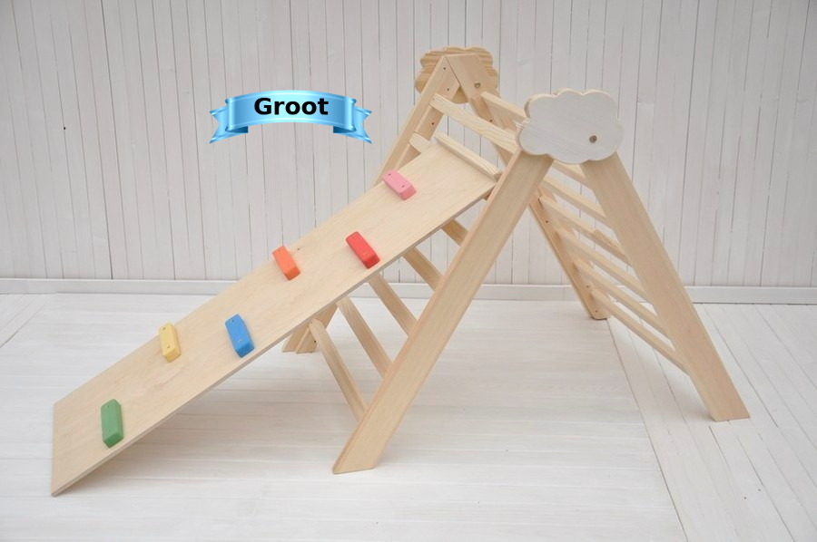 Groot klimrek wolk compleet met glijbaan voor baby of peuter educatieve activiteit binnen