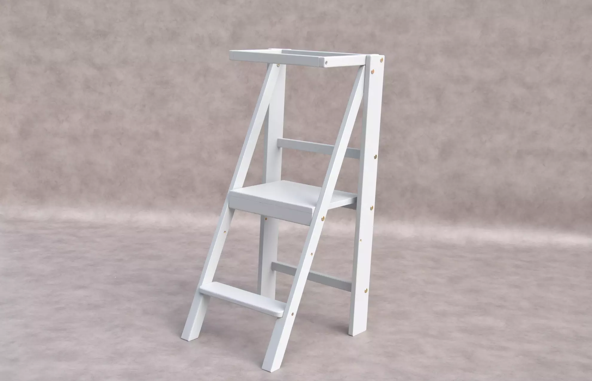 Slim leertoren van BarinToys - compacte Montessori leertoren inklapbaar houten opstapje van het merk Barin Toys. Beste prijzen voor de slankste leertoren met gratis bezorging.