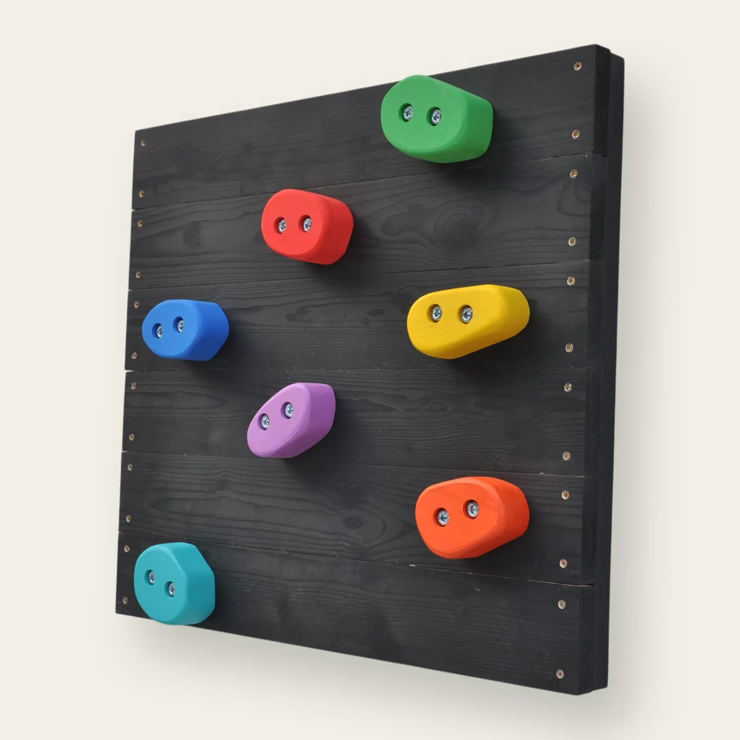 Houten klimwand kinderkamer zwart — klimstenen 4,5 cm massief hout op zwart stevig paneel voor kind en volwassene — Barin Toys