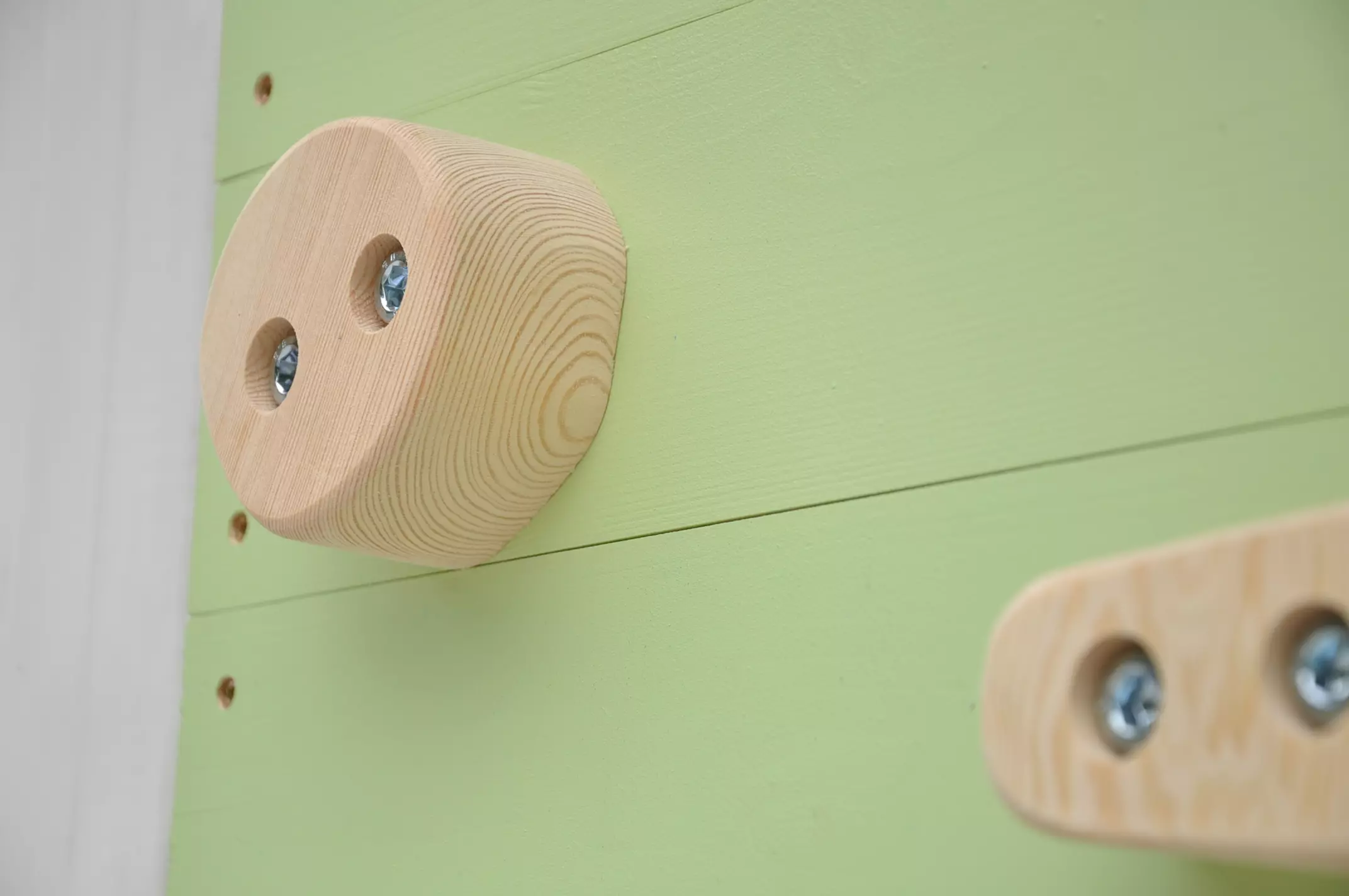 Klimgrepen hout naturel grenen — detail 4,5 cm onbehandeld massief grenen houtstructuur zichtbaar eco duurzaam — Barin Toys