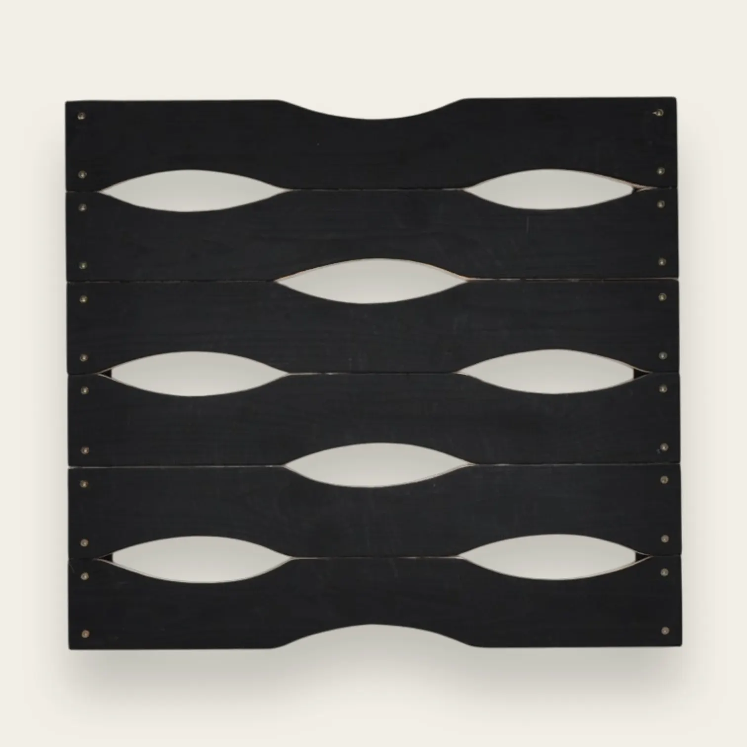 Houten klimmuur zwart — klimwand panelen binnen massief hout 3 cm klimopeningen fysieke activiteit thuis EN 71-3 — Barin Toys