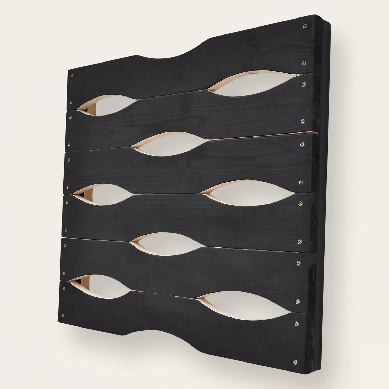 Klimwand panelen kopen zwart — houten klimmuur klimopeningen 3 cm dik stabiel, totale diepte 6 cm inclusief bevestigingsbalk — Barin Toys