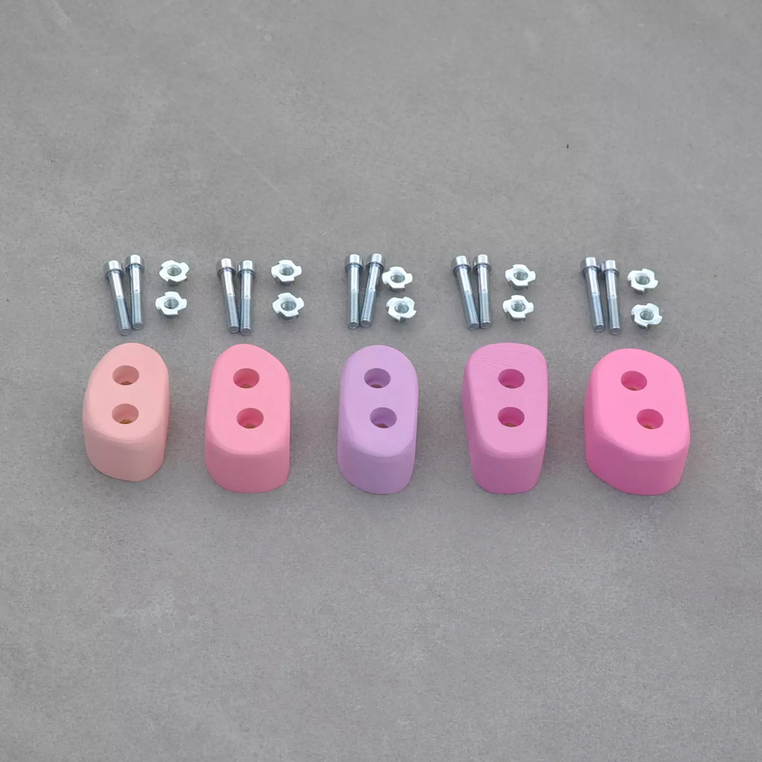 Klimgrepen kind pastel roze zacht roze hout set — nude tot heet roze massief hout kinderkamer, 2×M10 EN 12572 — Barin Toys